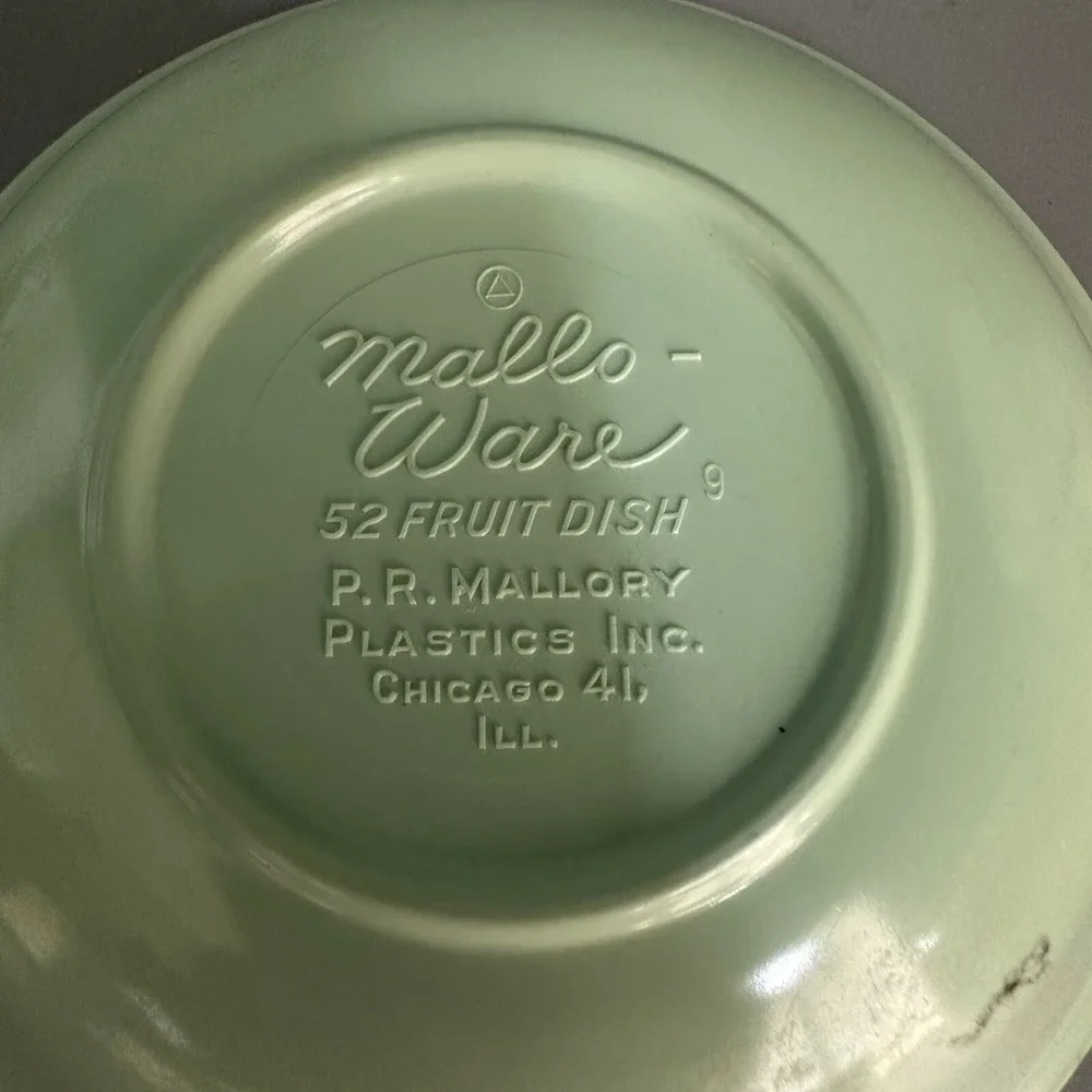 Vintage Mallo-Ware 52 Fruit Dish Melamine Bowl Pastel Green P.R. Mallory Chicago